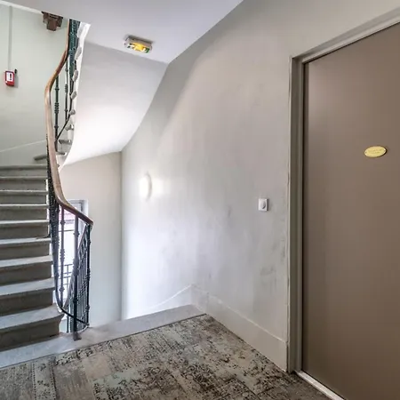 Apartment Delavigne Furnished Flat Aix-les-Bains