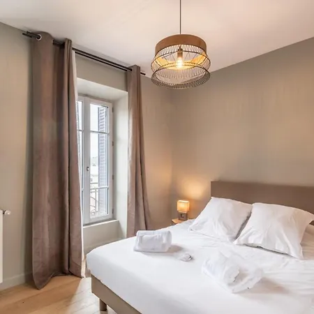 Delavigne Furnished Flat Apartment *
