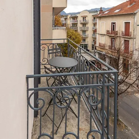 Apartment Delavigne Furnished Flat Aix-les-Bains