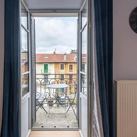 Delavigne Furnished Flat Apartment Aix-les-Bains